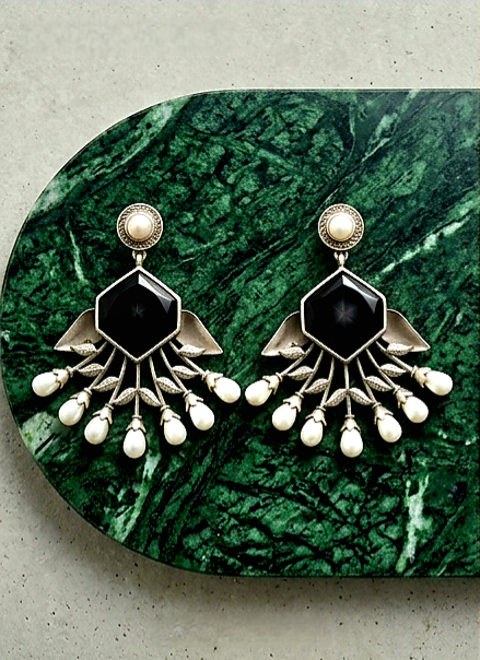 Black Stone Pearl Fan Earrings